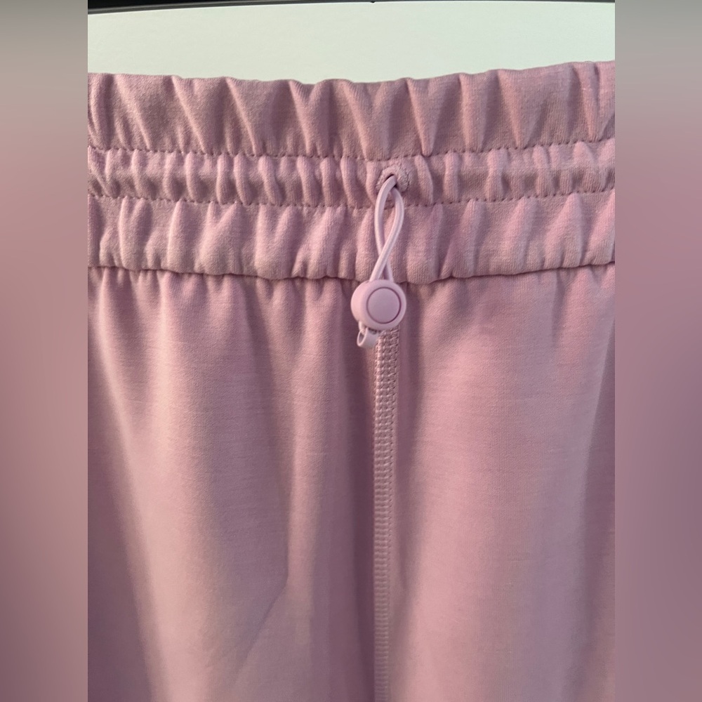 NWOT LULULEMON Softstreme High Rise Pants Size 10, Pink - Picture 4 of 6